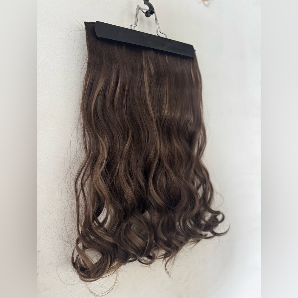22” Clip-In Hair Extension Brown with Blonde Highlights Wavy | Volume Hairpiece - Picture 4 of 11